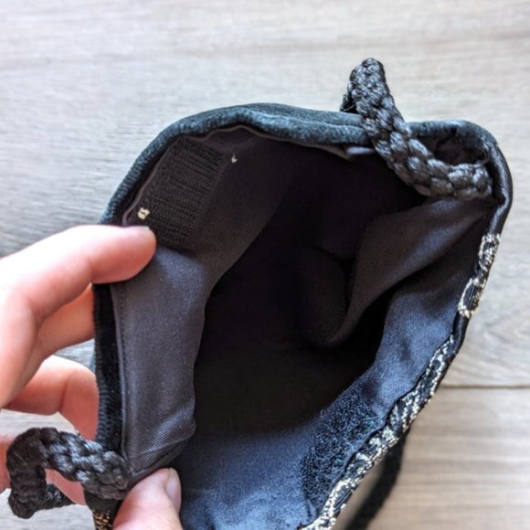 VINTAGE 90s Embroidered Zebra Bag Casual Crossbody Purse Travel Grunge Black - Picture 7 of 9